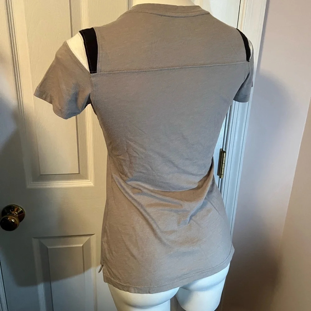 Nike gray vneck‎ tshirt